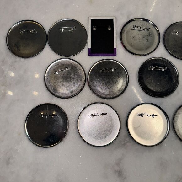 LOT OF 14 VINTAGE WALMART ADVERTISING PINS PIN MUSIC INCLUDING POP and COUNTRY - Picture 9 of 12